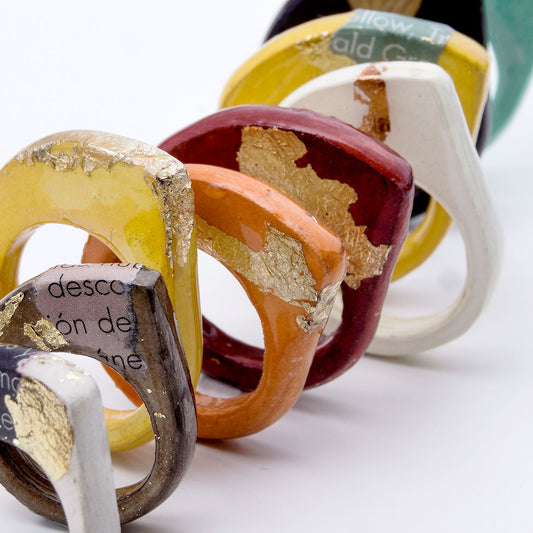 anillo de papel, joyas de papel, accesorios de papel, anillos de papel artesanales, collares de papel, joyas de papel reciclado,