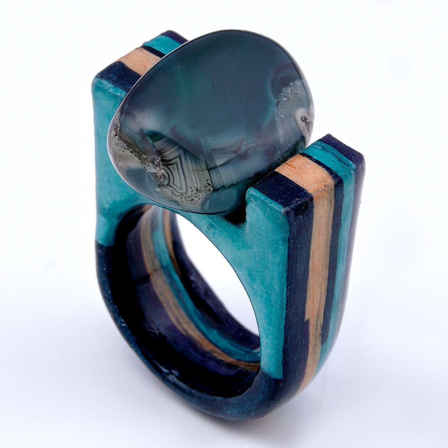 anillo de papel, joyas de papel, accesorios de papel, anillos de papel artesanales, collares de papel, joyas de papel reciclado,