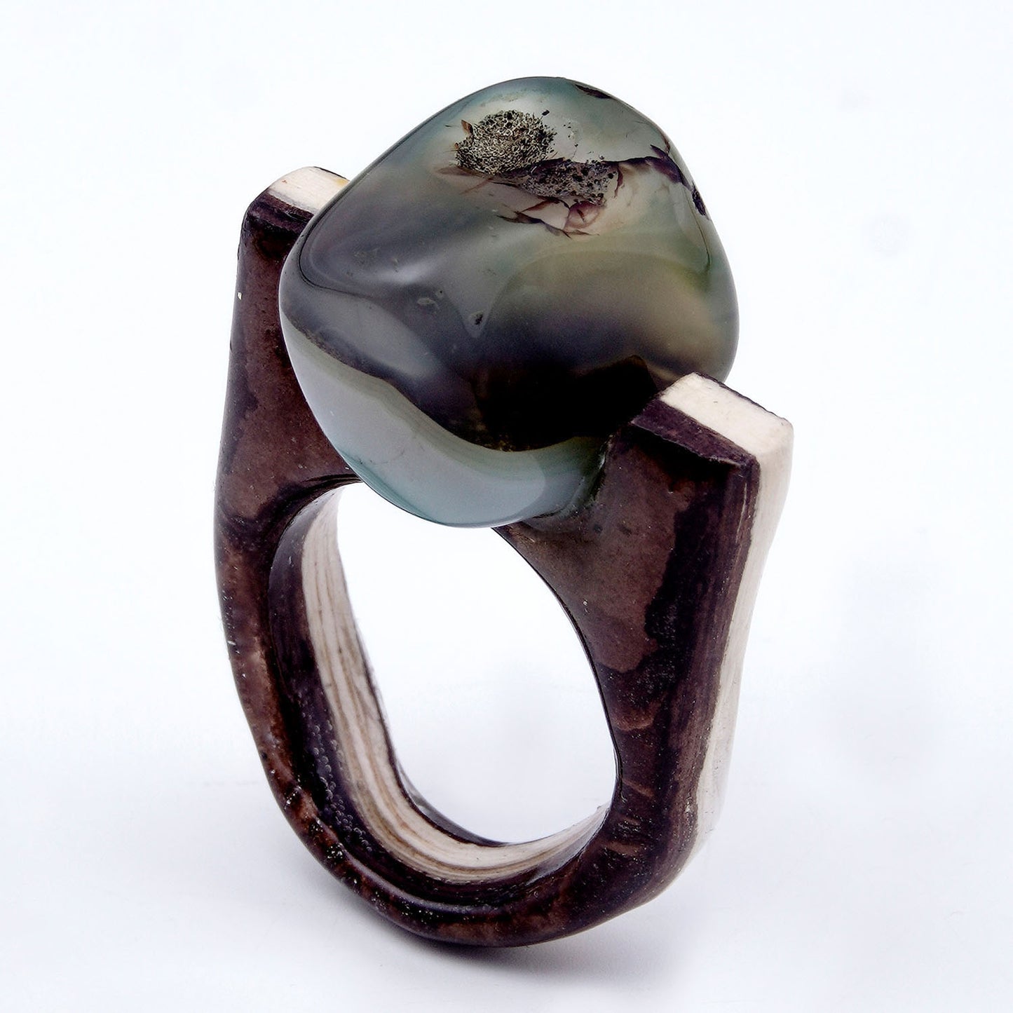 anillo de papel, joyas de papel, accesorios de papel, anillos de papel artesanales, collares de papel, joyas de papel reciclado,